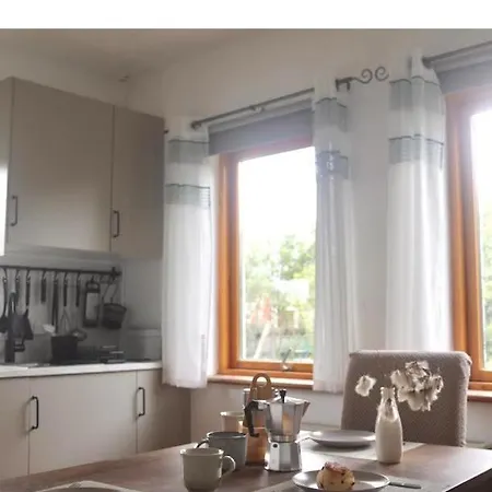 Seaview And Sunsets, Entire Place, Private Entrance, Large Bedroom, Full Kitchen And Bathroom