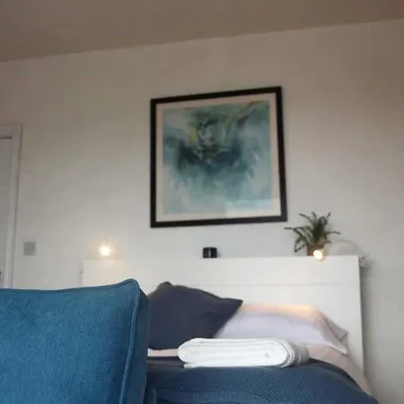 Дом отдыха Seaview And Sunsets, Entire Place, Private Entrance, Large Bedroom, Full Kitchen And Bathroom