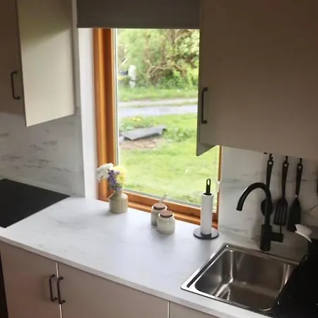 Seaview And Sunsets, Entire Place, Private Entrance, Large Bedroom, Full Kitchen And Bathroom Prázdninový dům *