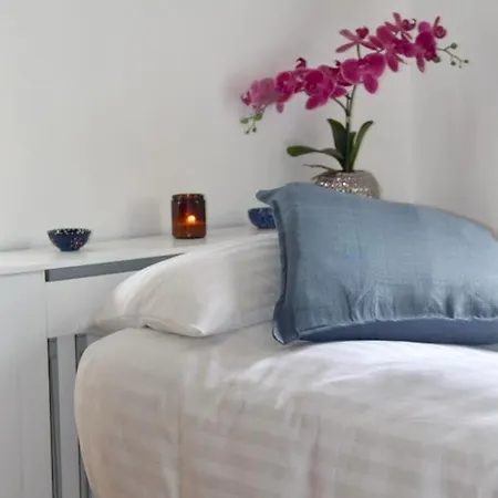 Semesterbostad Seaview And Sunsets, Entire Place, Private Entrance, Large Bedroom, Full Kitchen And Bathroom *