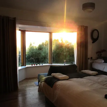 Seaview And Sunsets, Entire Place, Private Entrance, Large Bedroom, Full Kitchen And Bathroom Дом отдыха Эннистимон