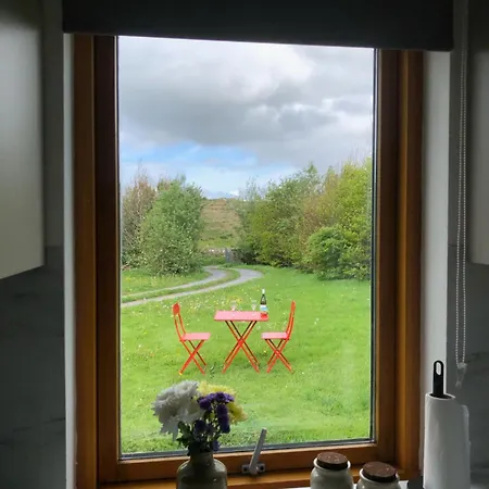 Seaview And Sunsets, Entire Place, Private Entrance, Large Bedroom, Full Kitchen And Bathroom *