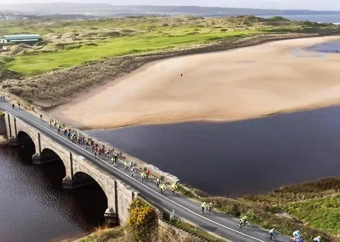 Seaview And Sunsets, Entire Place, Private Entrance, Large Bedroom, Full Kitchen And Bathroom 度假居 *