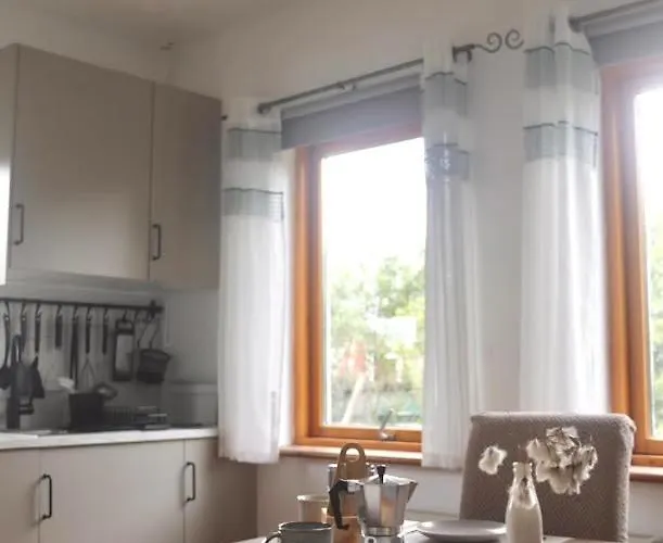 Seaview And Sunsets, Entire Place, Private Entrance, Large Bedroom, Full Kitchen And Bathroom