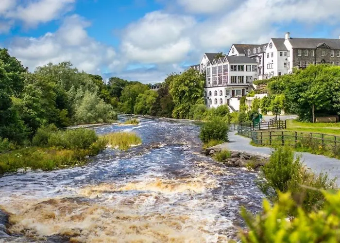 Seaview And Sunsets, Entire Place, Private Entrance, Large Bedroom, Full Kitchen And Bathroom 度假居