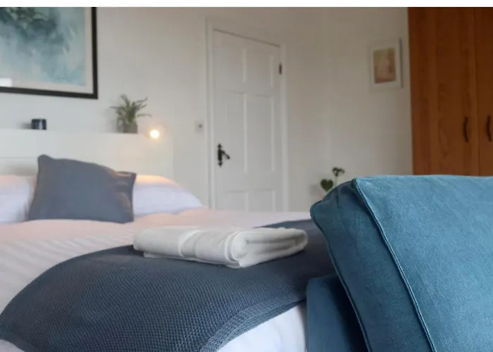 度假居 Seaview And Sunsets, Entire Place, Private Entrance, Large Bedroom, Full Kitchen And Bathroom