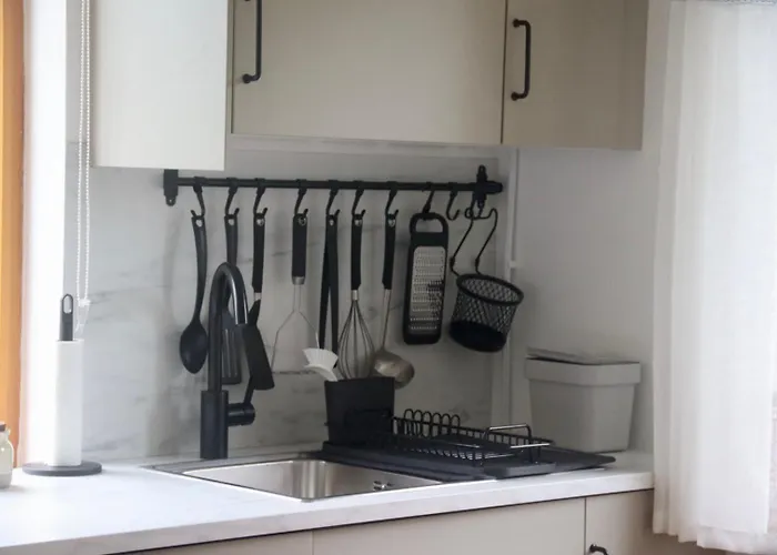 度假居 Seaview And Sunsets, Entire Place, Private Entrance, Large Bedroom, Full Kitchen And Bathroom 恩尼斯泰蒙