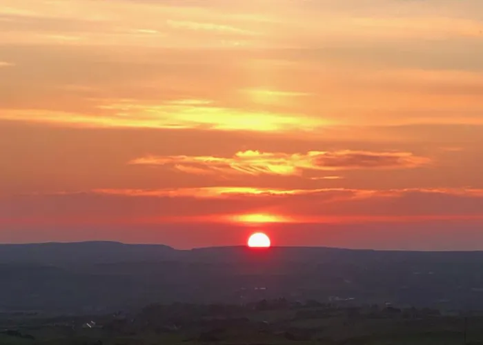 度假居 Seaview And Sunsets, Entire Place, Private Entrance, Large Bedroom, Full Kitchen And Bathroom